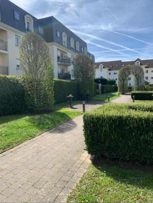 Appartement Les Jardins De Magny. Extérieur photo